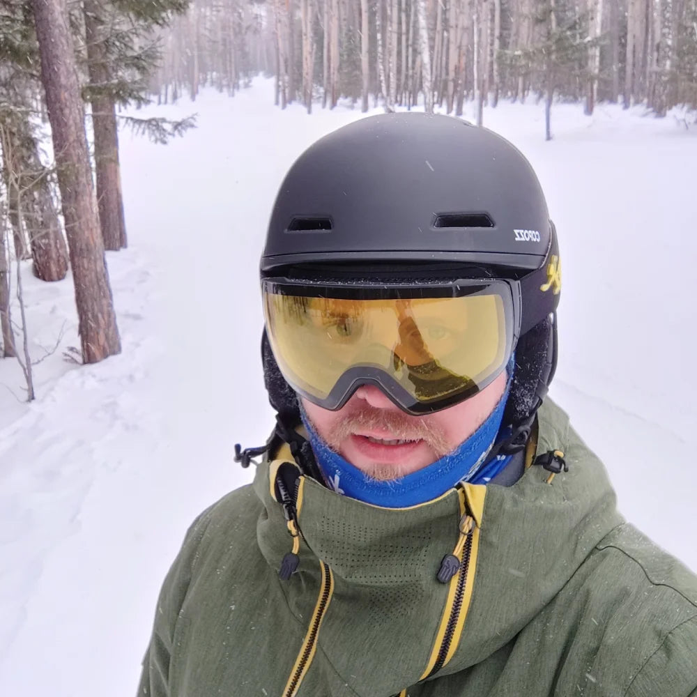 Ski Helmet Half-covered